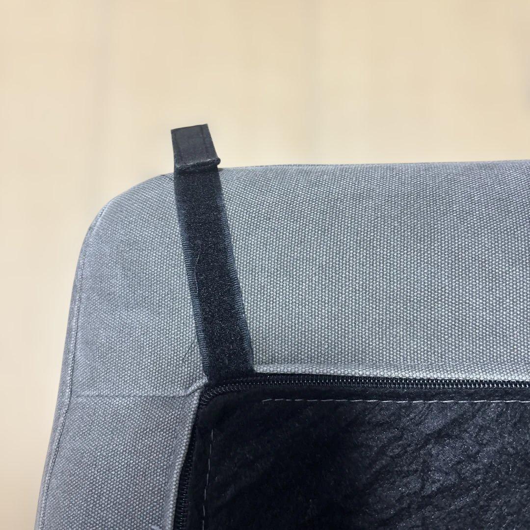 グレー2人掛けソファ