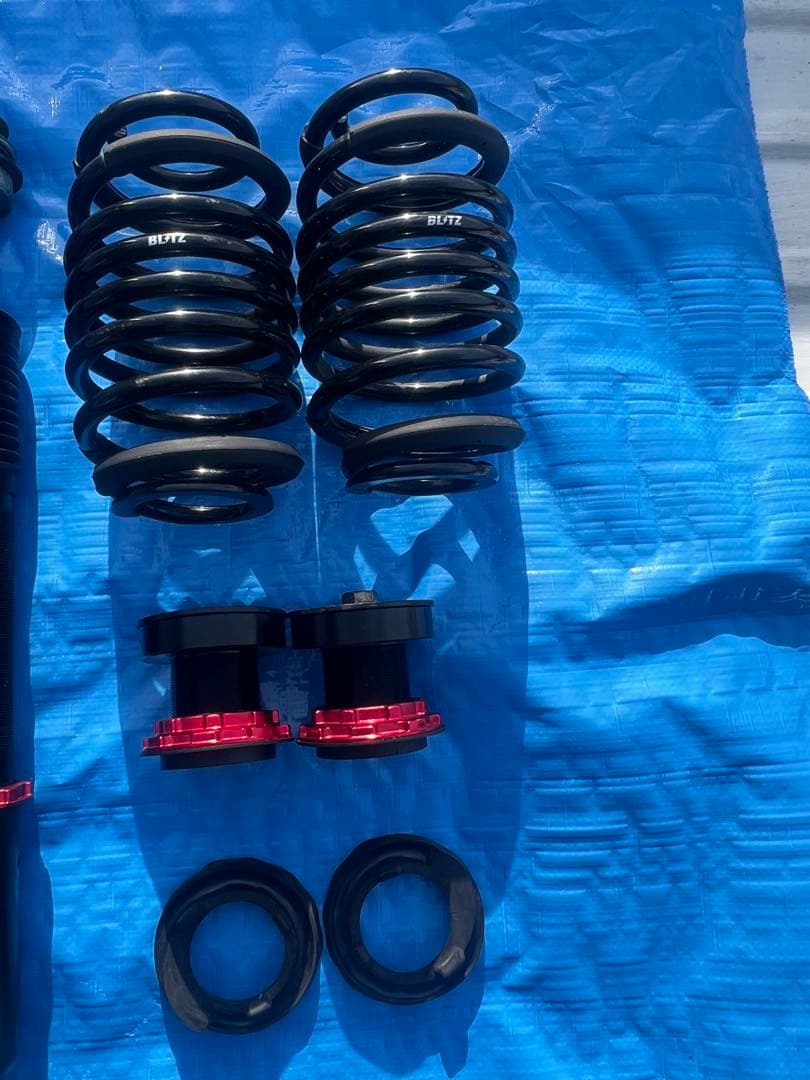30プリウス車高調 BLITZ