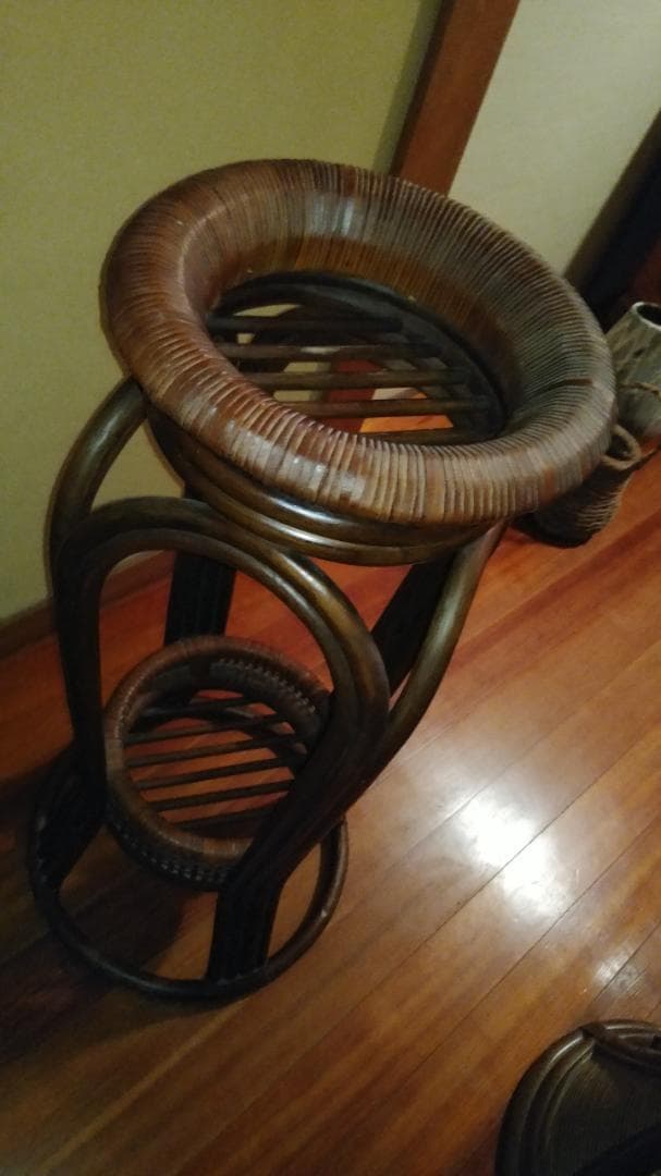 おしゃれ★花台／籐 家具、観葉植物、飾り台