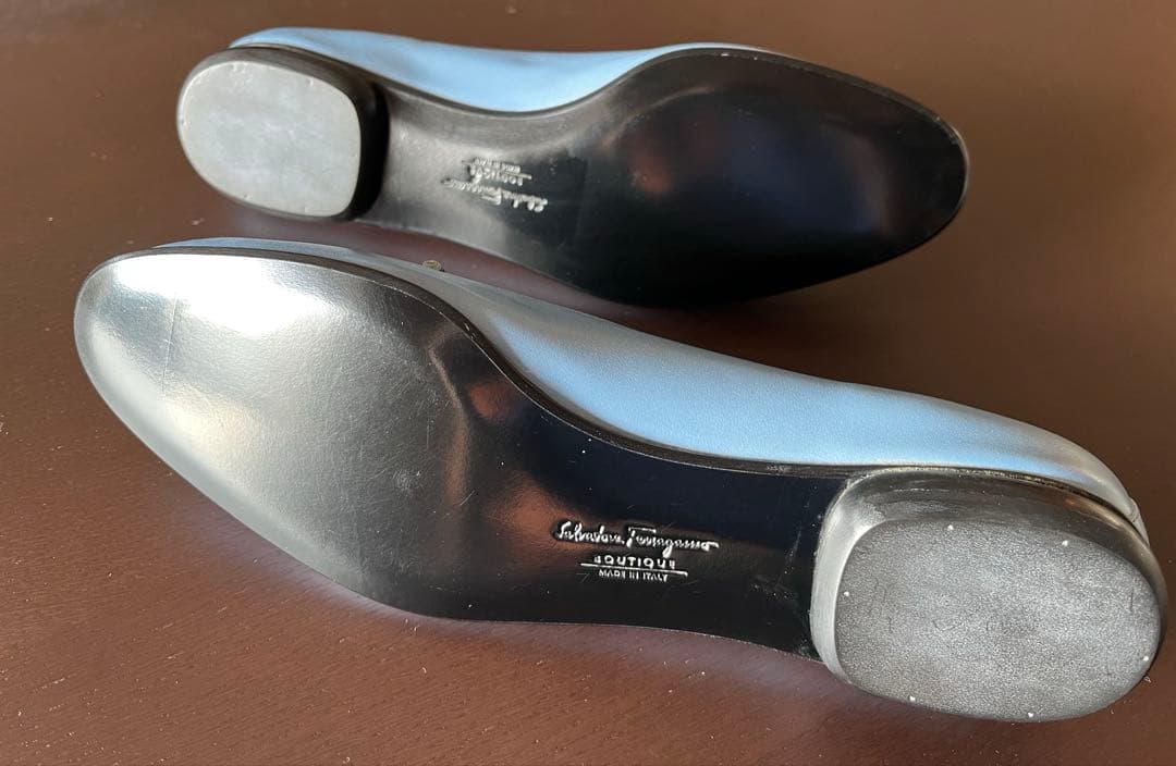 【未使用品】サルヴァトーレフェラガモ 23.5cm パンプス