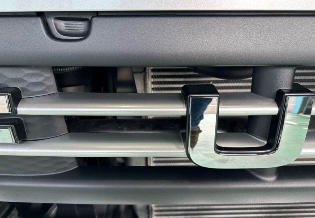 シルバー　 4段グリル　新型　FUSO スーパーグレート　ステッカー　出張可能