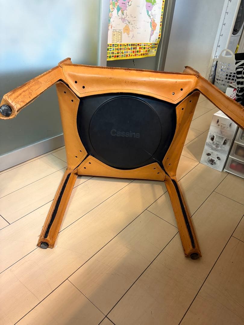 ゴ*ン様 Cassina アームチェア オレンジ色