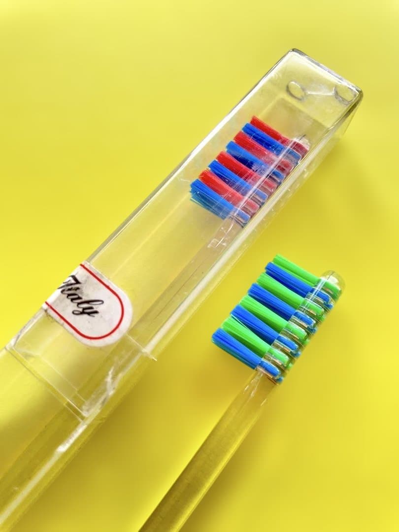 廃盤品F.スタルクのアート歯ブラシDr.kissのセットとPIAVE社の歯ブラシ