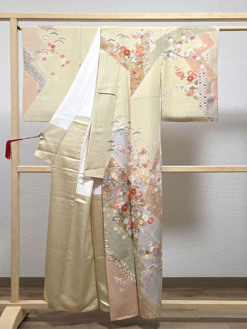 C◆着物くつろぎ 季節の花々 金彩 金駒刺繍 菊 桜 袷 正絹 訪問着 着物