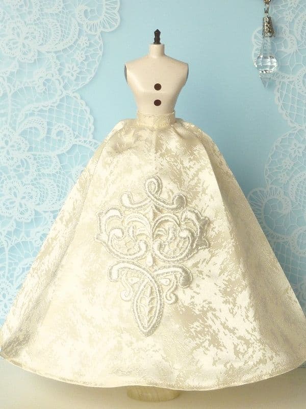 『ミュージカル♪エリザベート・私が踊る時』東宝版のドレス② トート閣下