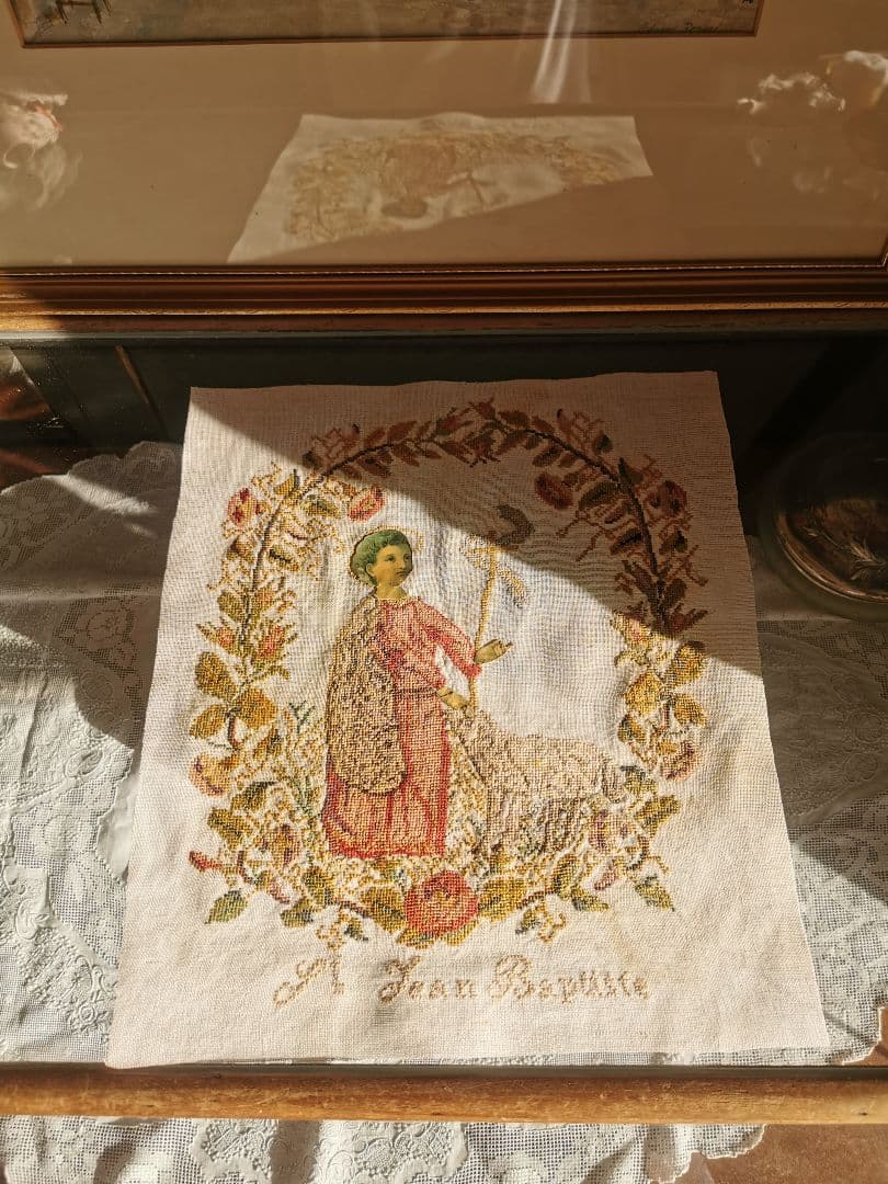 アンティーク 洗礼者聖ヨハネと羊プチポワン 薔薇朝顔菫ニードルポイント 麻布付