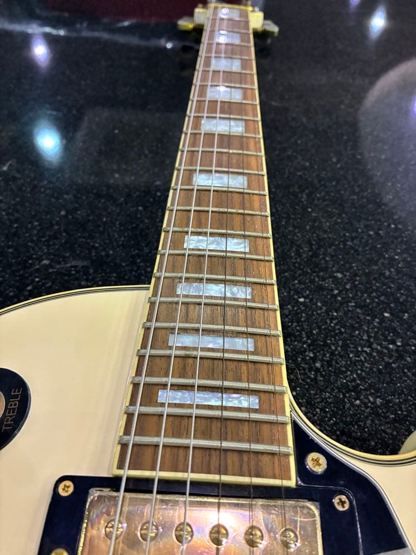 訳あり商品　ブリッツ　レスポールスタイル エレキギター ホワイト