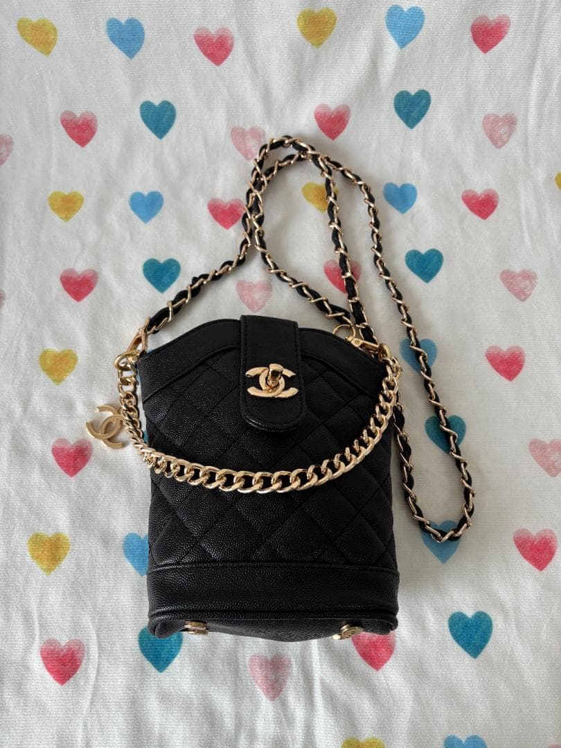 極美品 ブラック キルティング ショルダーバッグ