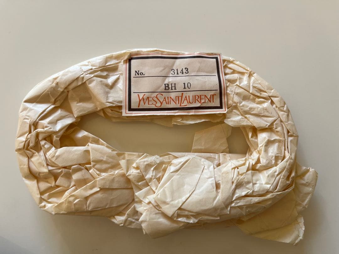 イブサンローラン　クラッチバッグ　黒革