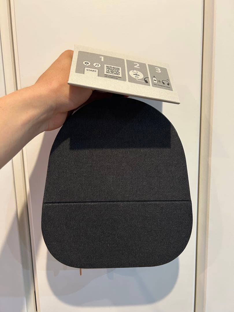 ブラック ワイヤレスヘッドホン 収納ケース付き