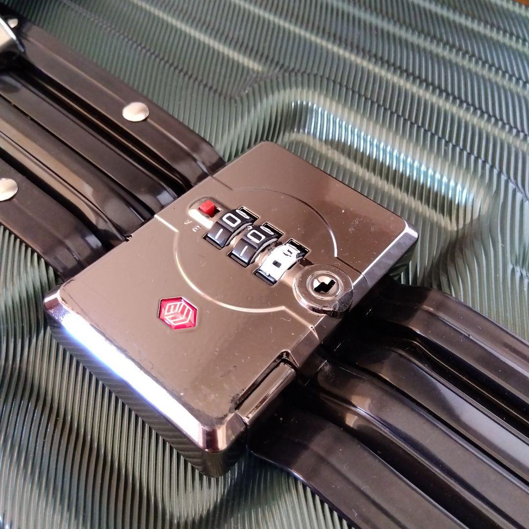 メタリックグリーン　アルミフレーム　ハード　スーツケース