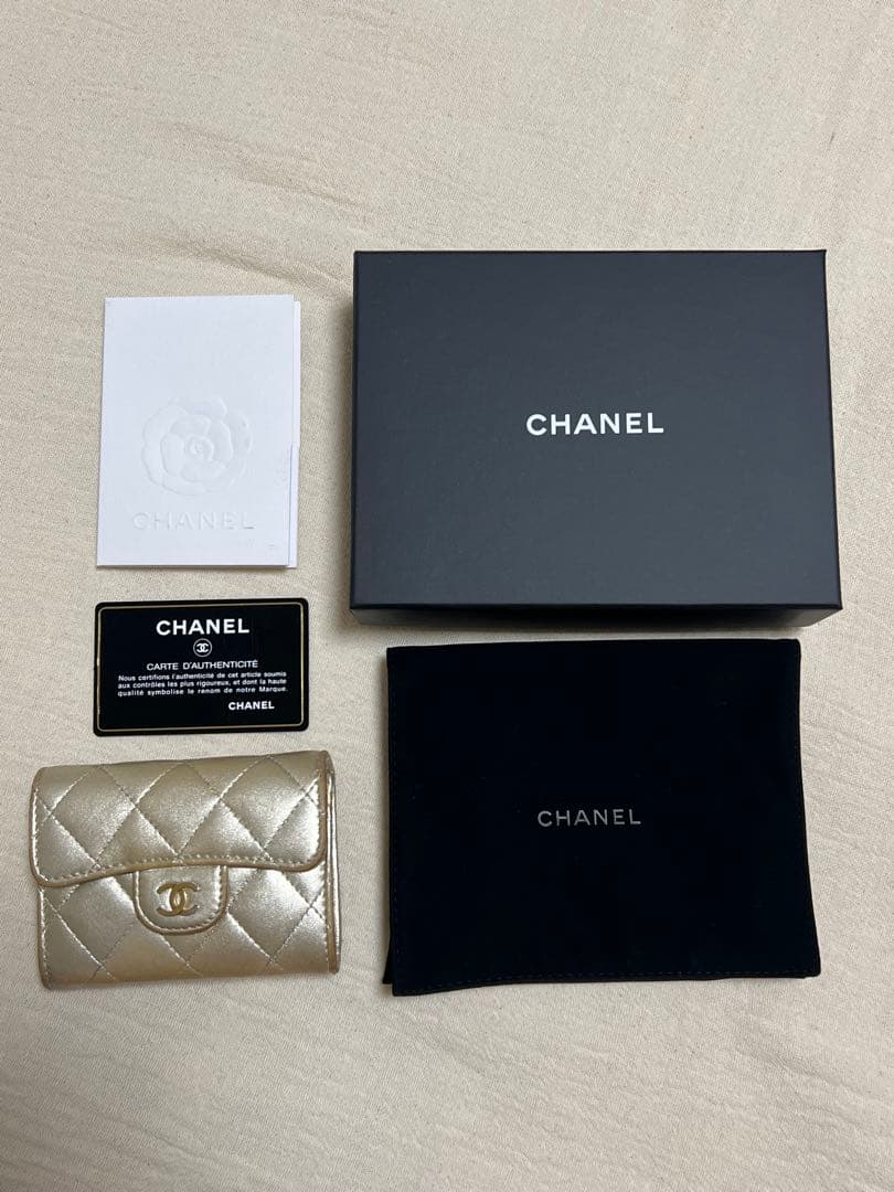 シャネル　マトラッセ　ケース　ミニウォレット　ゴールド