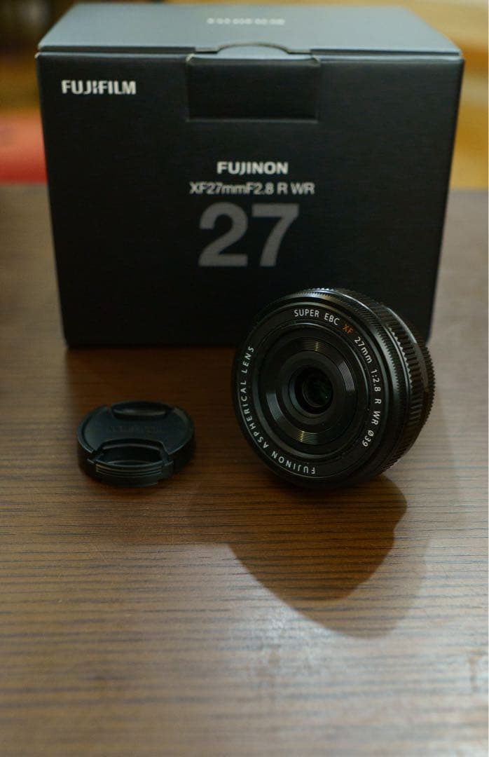 希少美品　FUJINON XF27mm F2.8R WR レンズフードおまけ付き