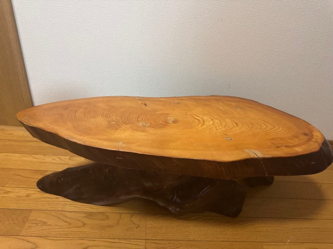 飛騨古川産 椿の自然木一枚板　ライブエッジテーブル