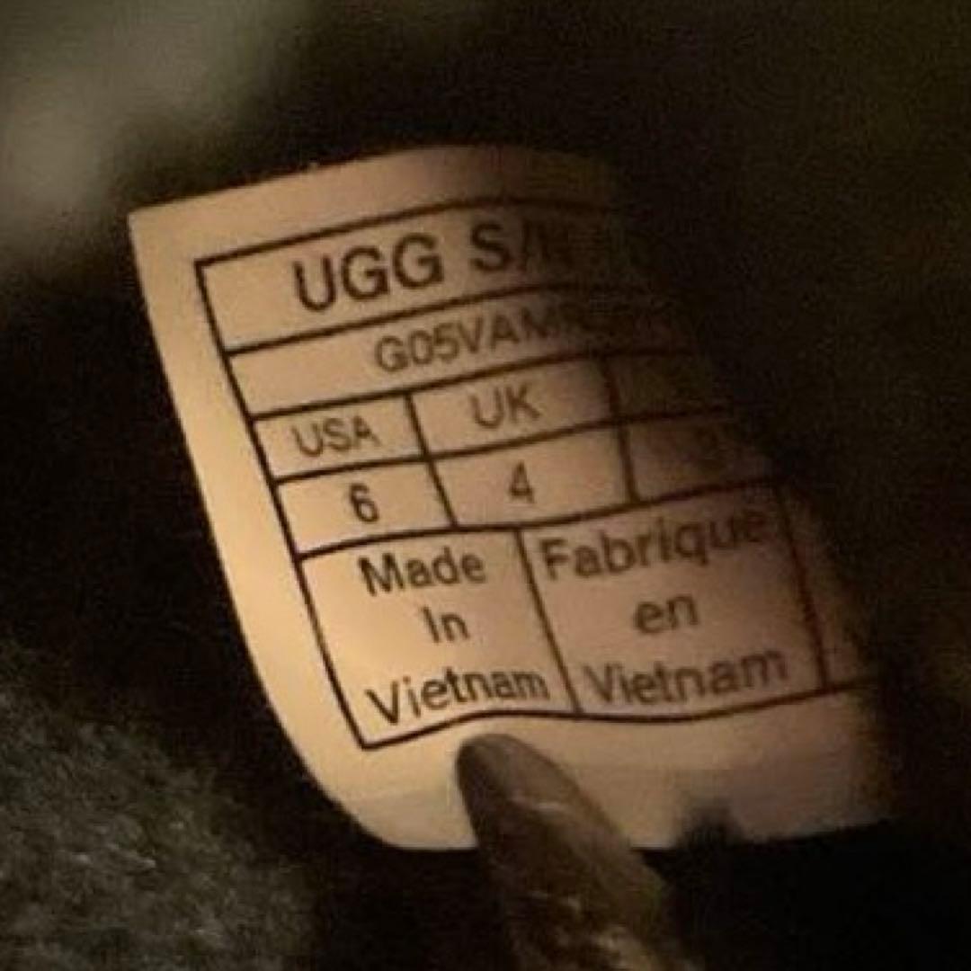 【美品】UGG ブラック ムートン　ボア スリッパ　23cm