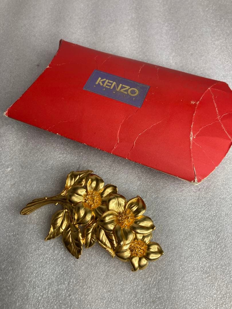 Z）KENZO 花束 大きい ブローチ ケンゾー アクセサリー フラワー