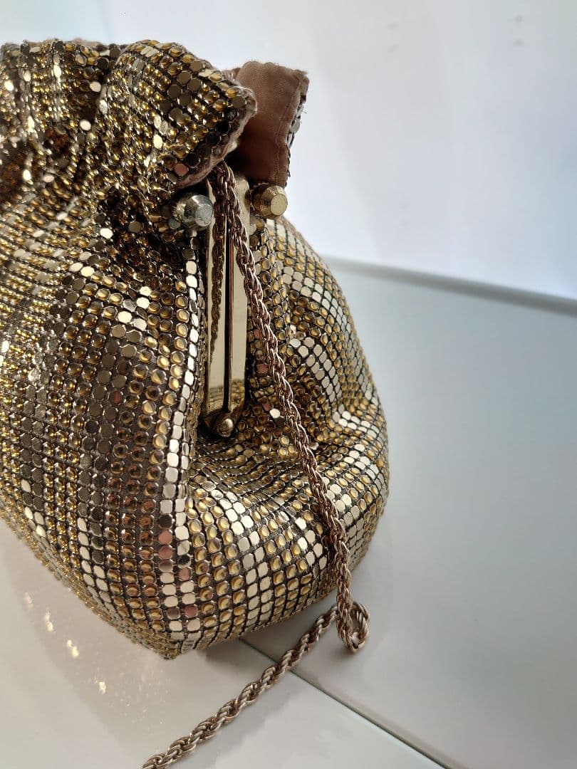 値下げ！ゴールド ラメのクラッチバッグ（なつ）