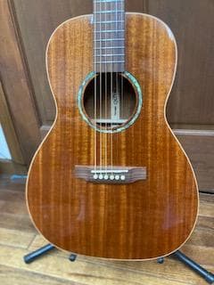 アコースティックギター 　オールマホガニー 　エレアコ