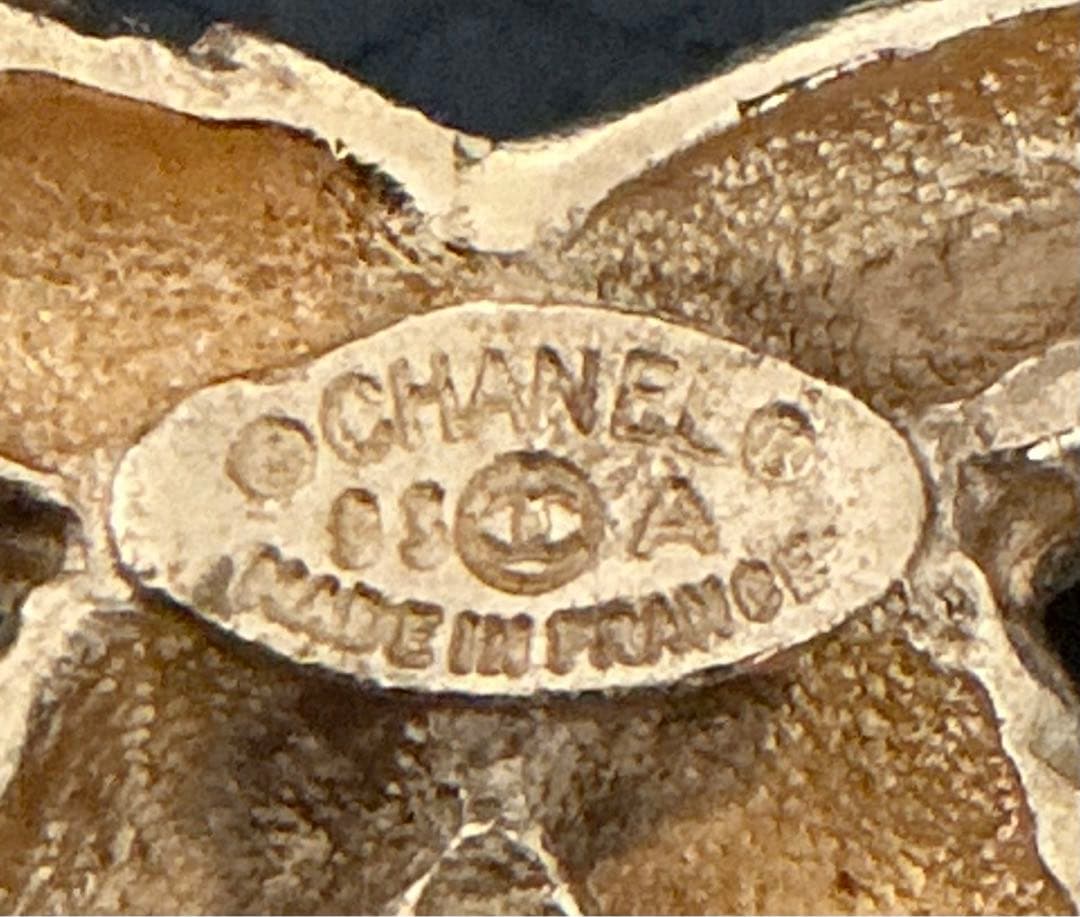 時*計様 本物保証！希少 シャネル ブローチ 溶岩 ココマーク ゴールド ！