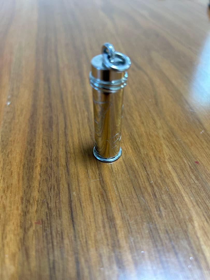 カルティエ　シルバー金属製キーホルダー