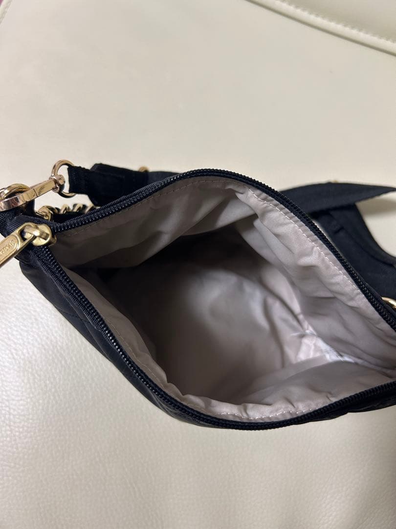 【美品】レスポートサック　ブラック キルティング ボディバッグ　ショルダーバッグ