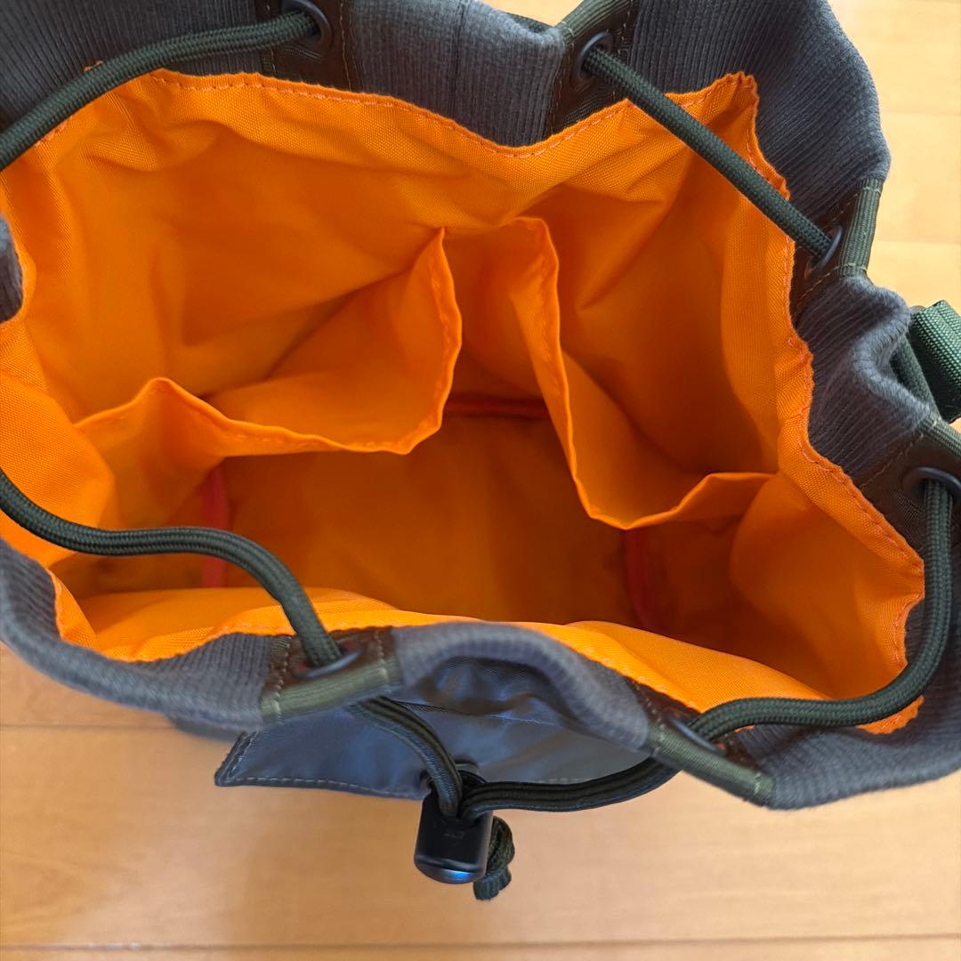 ブリーフィング　ショルダーバッグ　カーキ色　美品です