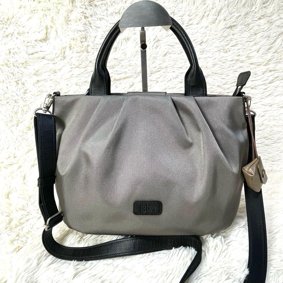 【未使用品】 IBIZA 2wayショルダーバッグ グレー ポンパ　チャーム付き