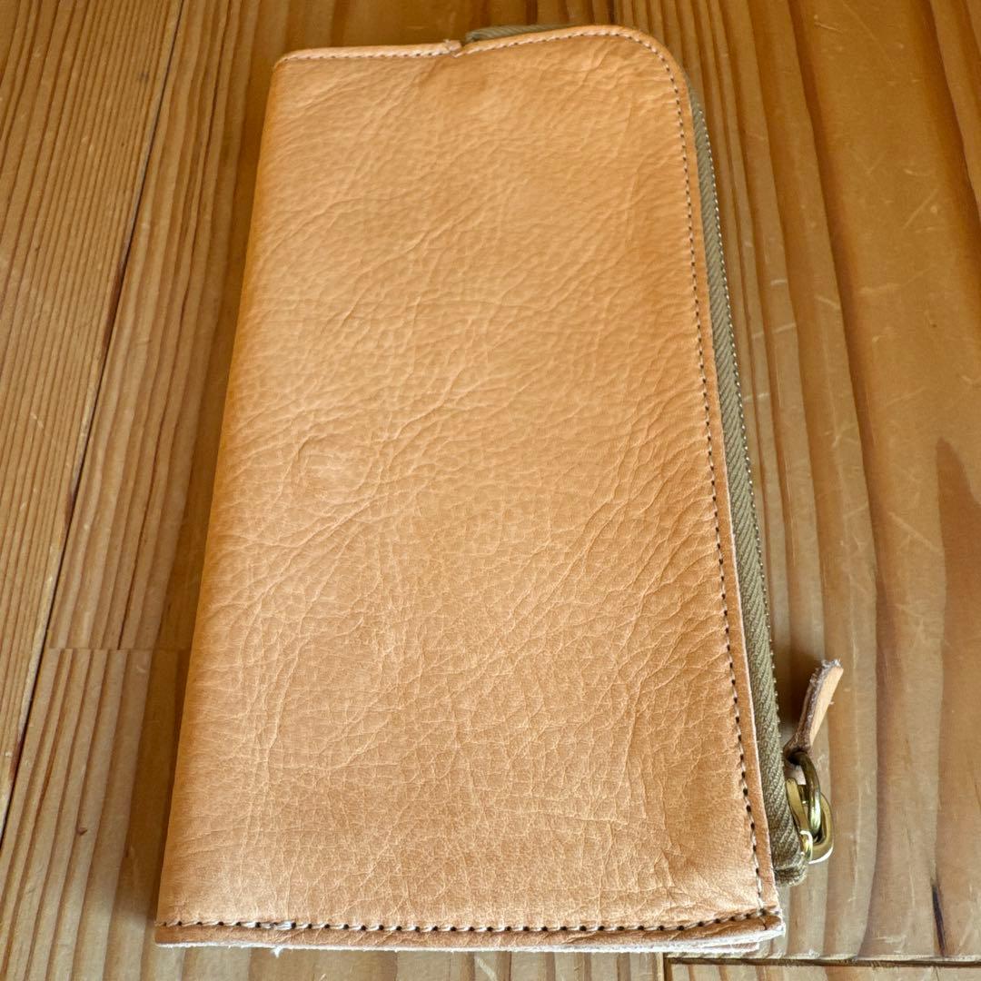 【新品】IL BISONTE コンチョストラップ 長財布 ヌメ ナチュラル☆