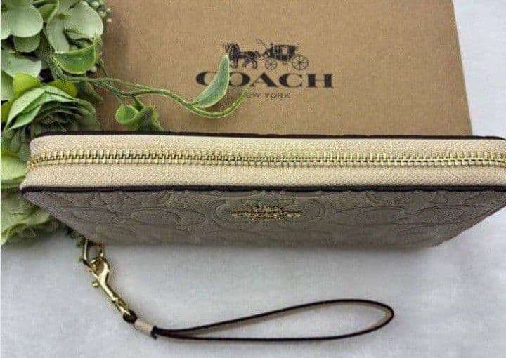 新品未使用コーチ長財布ロゴシグネチャーホワイトレディースメンズ送料無料即日発送