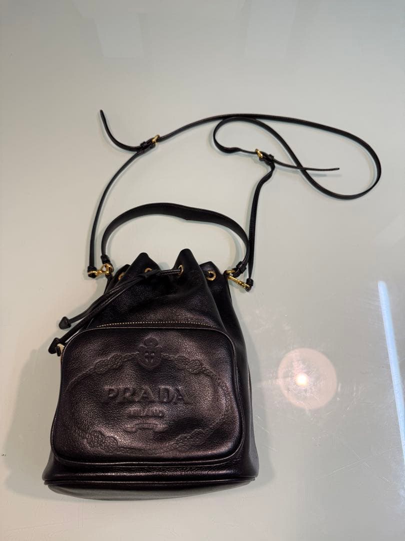 PRADAバケットバッグ ブラック GLACE'CALF レザー 1BH038