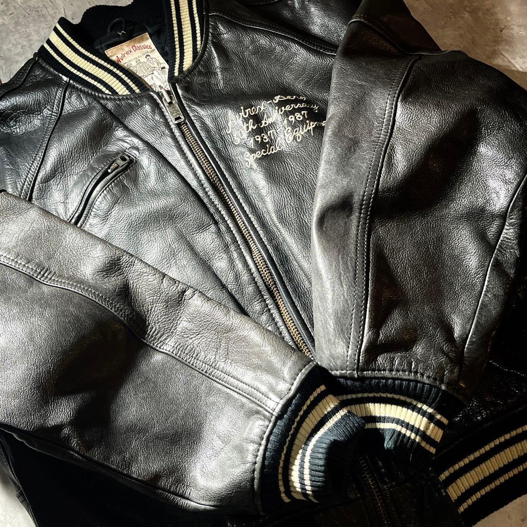 AVIREX 50周年記念モデル 刺繍　本革 レザー スタジャン アーチロゴ