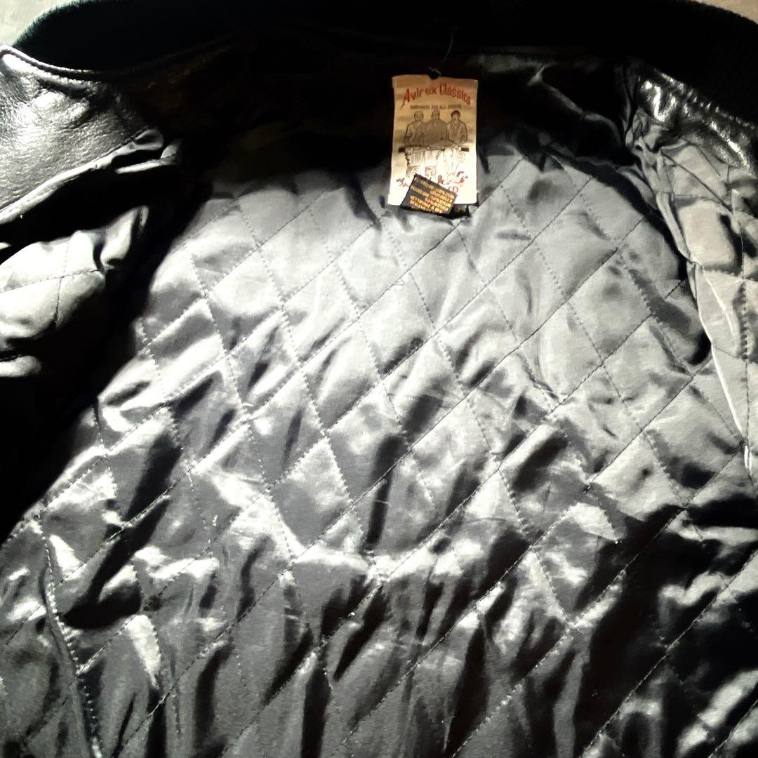 AVIREX 50周年記念モデル 刺繍　本革 レザー スタジャン アーチロゴ