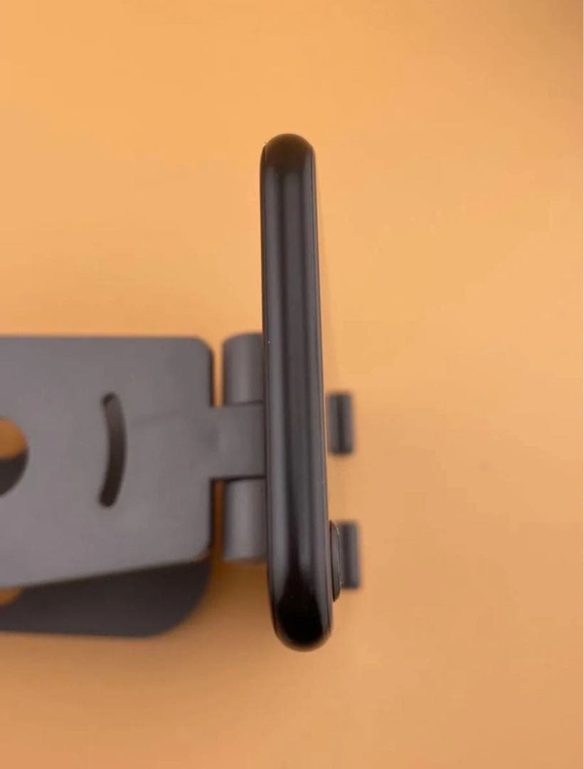 iPhone SE 2 64GB ブラック　バッテリー100%