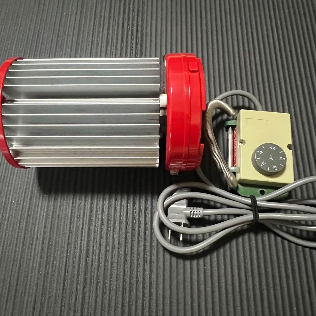 赤いパネルヒーター NS 250 100V 250W