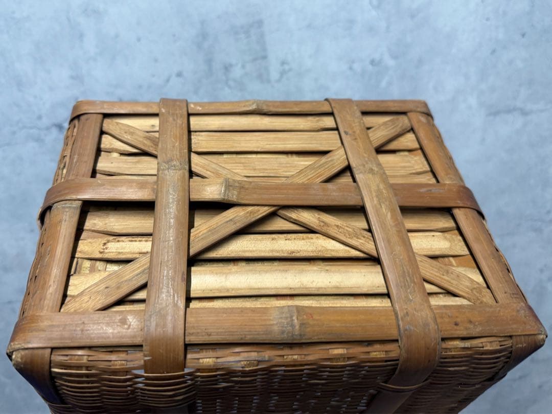 京都　美しい手編みのカゴ　四段重ね　ヴィンテージ　竹製スタッキングバスケット