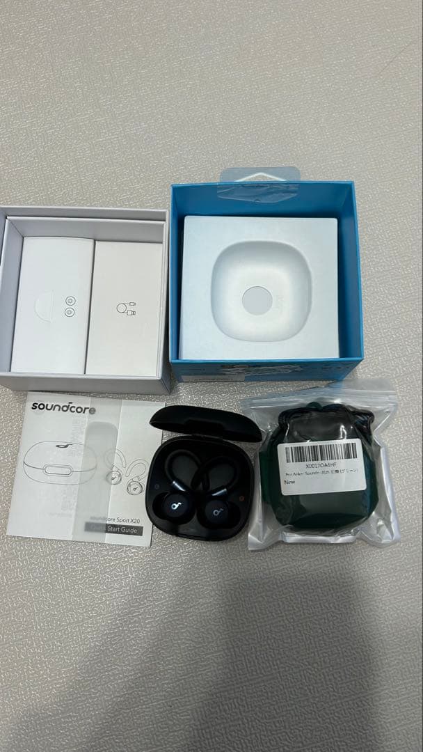 【新品未使用】ケース付soundcore SportX20 ワイヤレスイヤホン