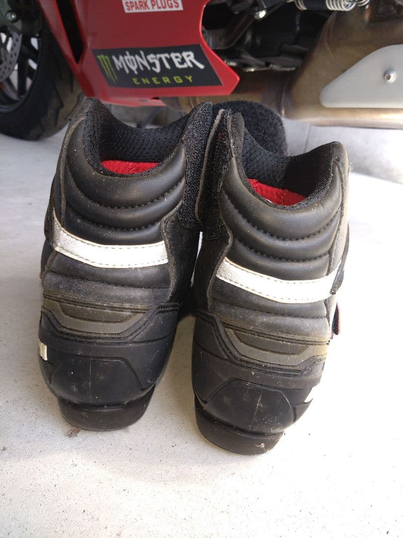 低テクニカルブーツ Ducati Theme