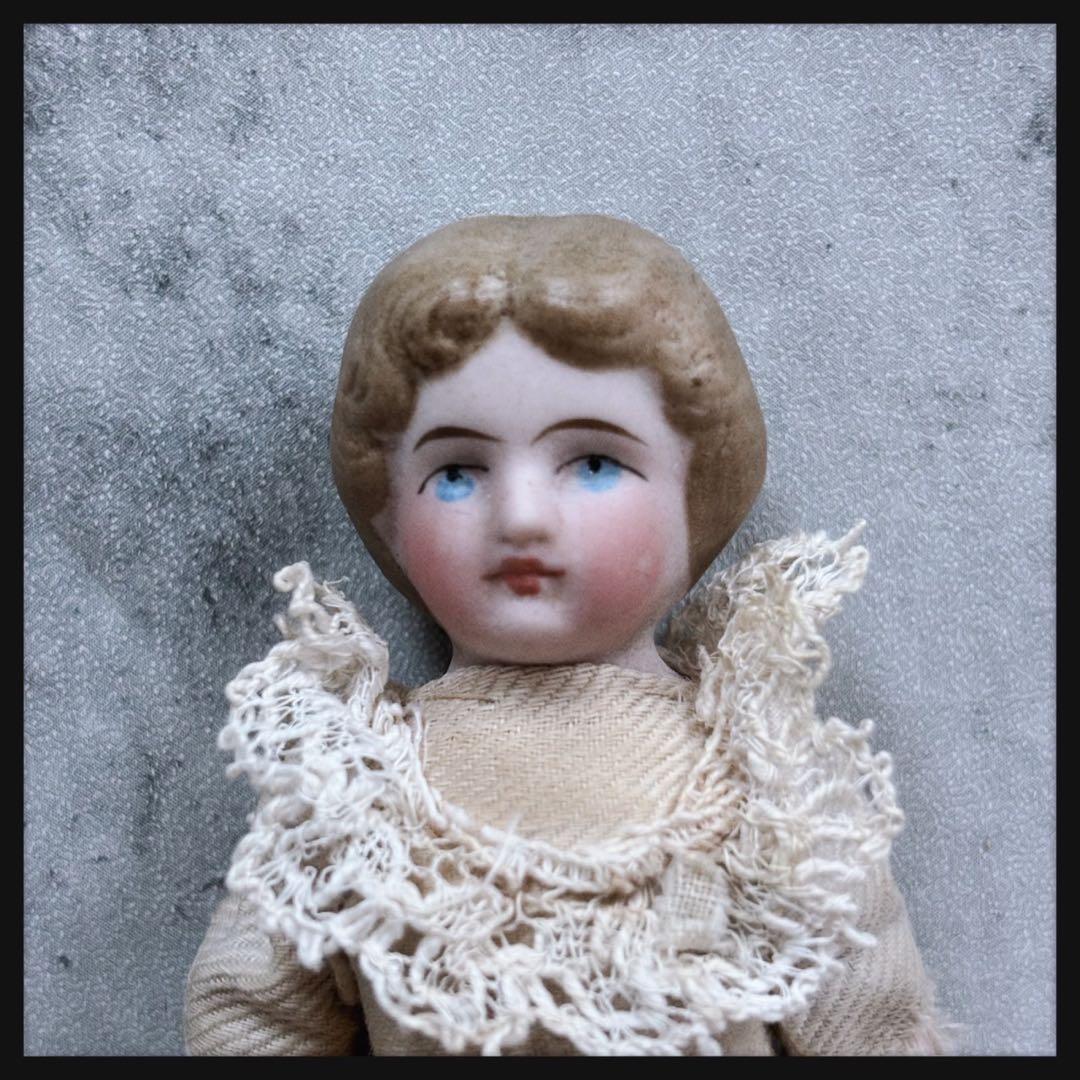 レアアンティーク　小さな少女のパリアンドール ビスクドール