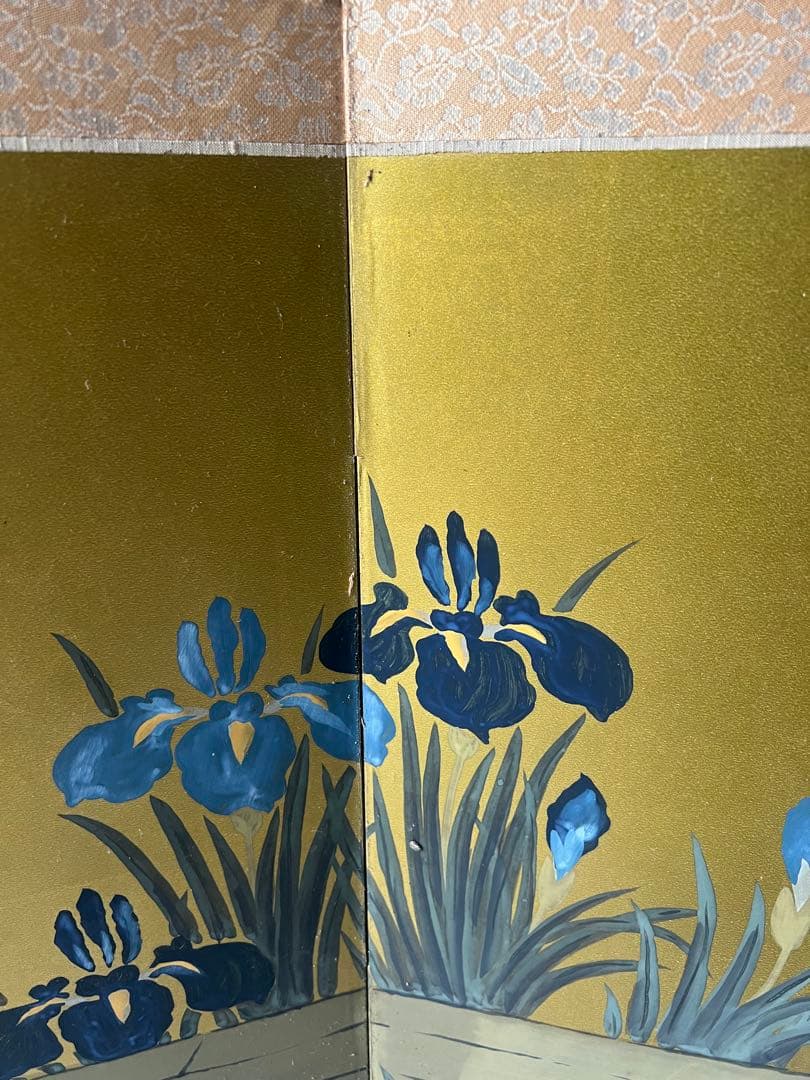 アイリスの花の金屏風