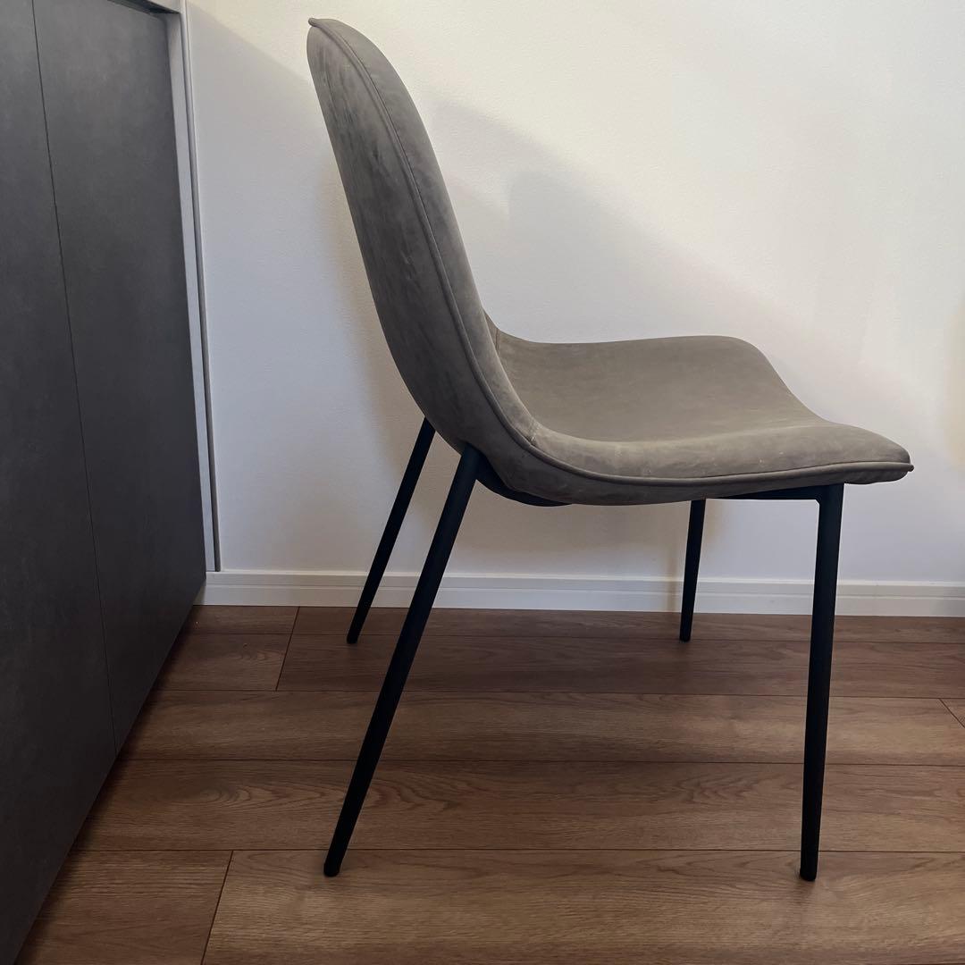 合成皮革のグレーのダイニングチェア　②