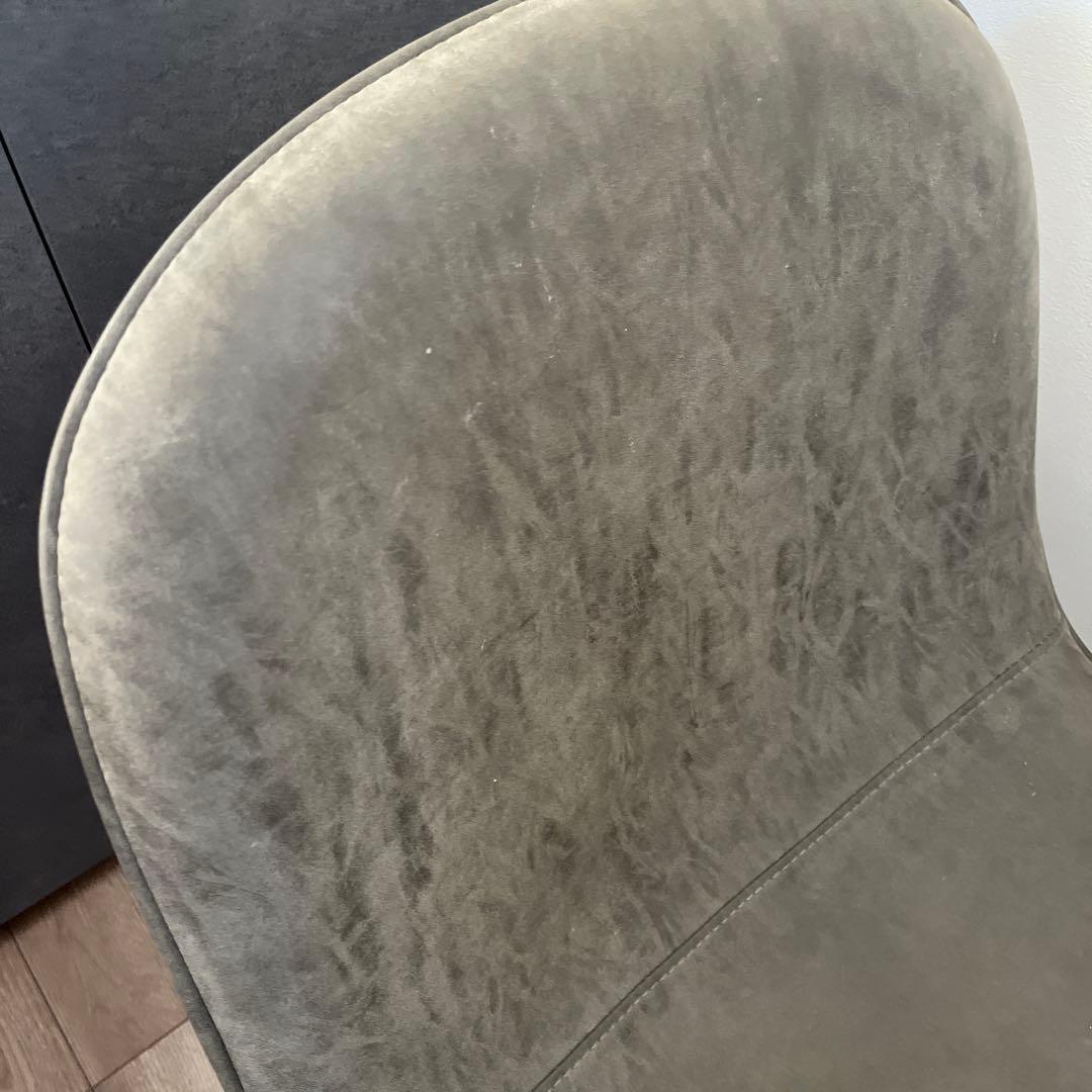 合成皮革のグレーのダイニングチェア　②