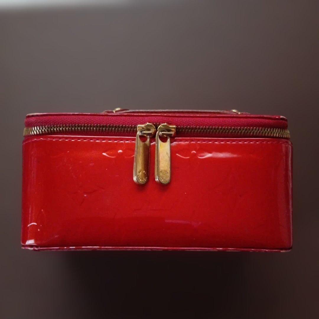 ルイ・ヴィトン　ヴェルニ　赤いエナメルボックス型　ジュエリーケース　小物入れ
