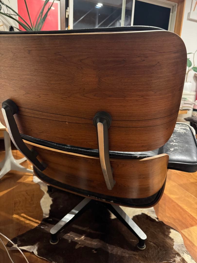 博物館行き？ハーマンミラーHermanMillerラウンジチェアイームズソファ