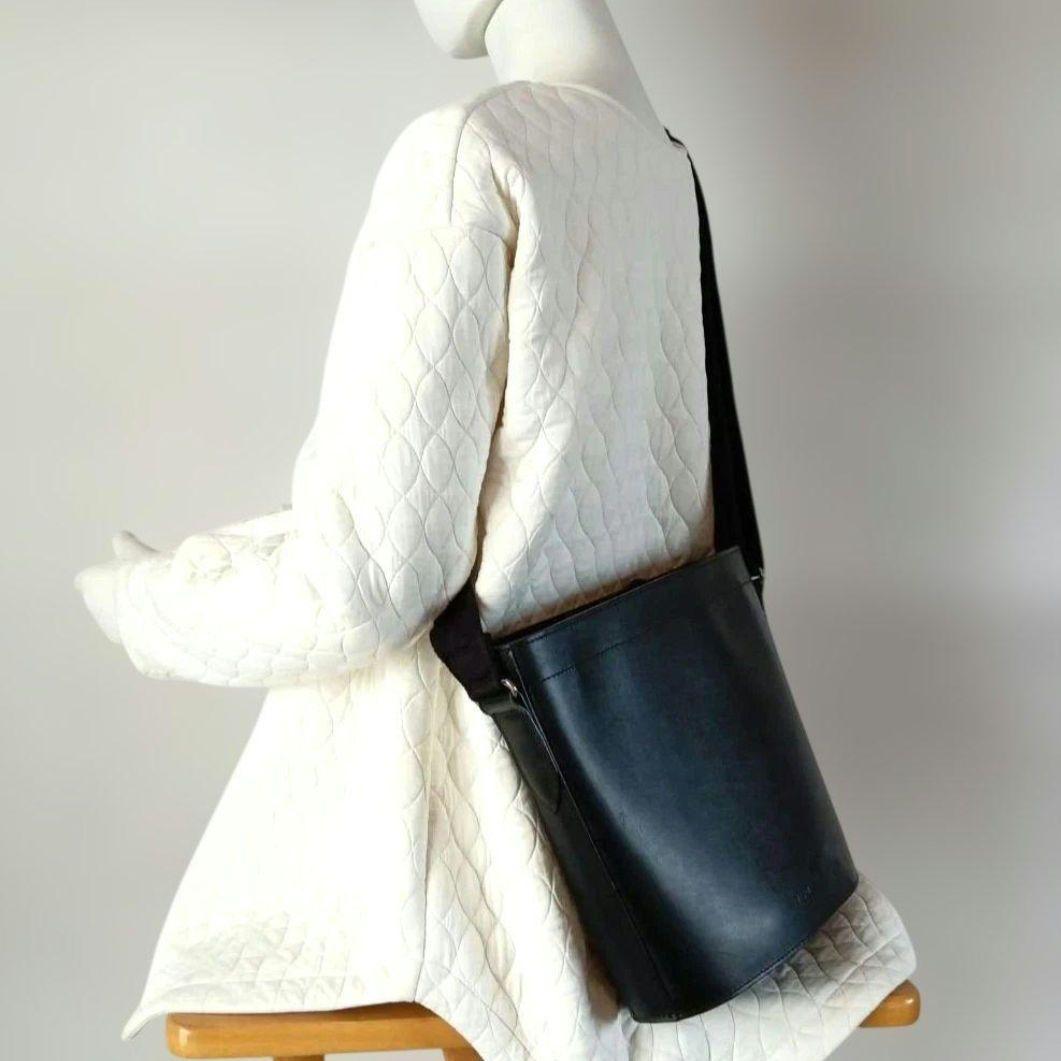 希少美品◆マーガレットハウエル ショルダーバッグ　バケツ　レザー　限定　ブラック
