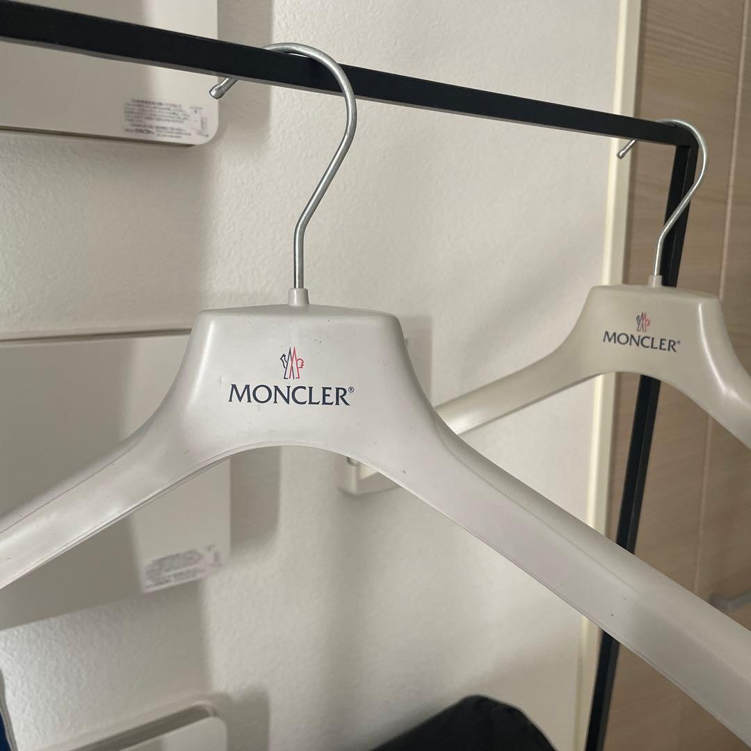モンクレール　ハンガー