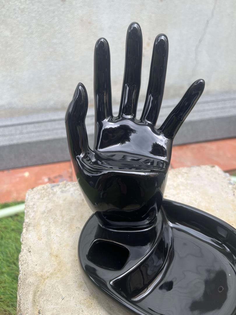 ハンドモチーフ　オブジェ　灰皿　小物入れ　陶器　スペースエイジ置物アート　モダン