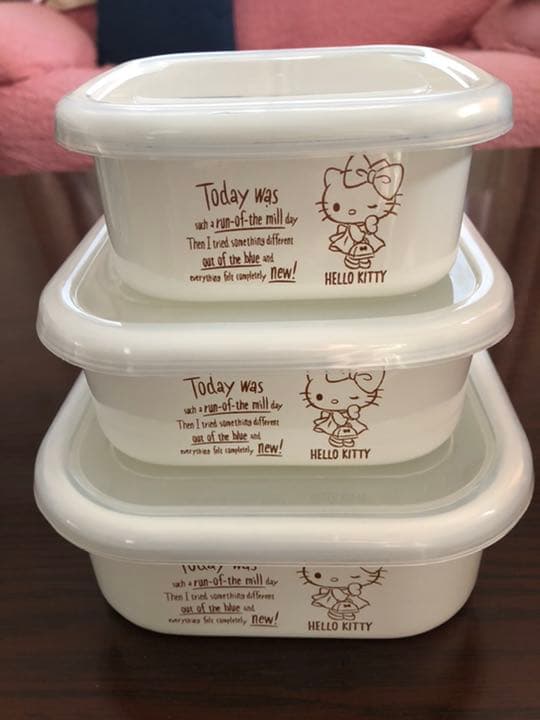 期間限定値下げ【新品未使用品】送料込み ハローキティ 食器セット