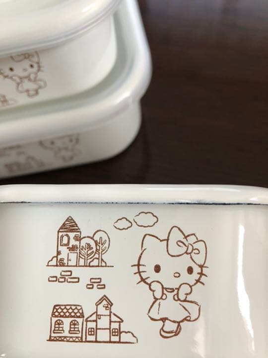 期間限定値下げ【新品未使用品】送料込み ハローキティ 食器セット